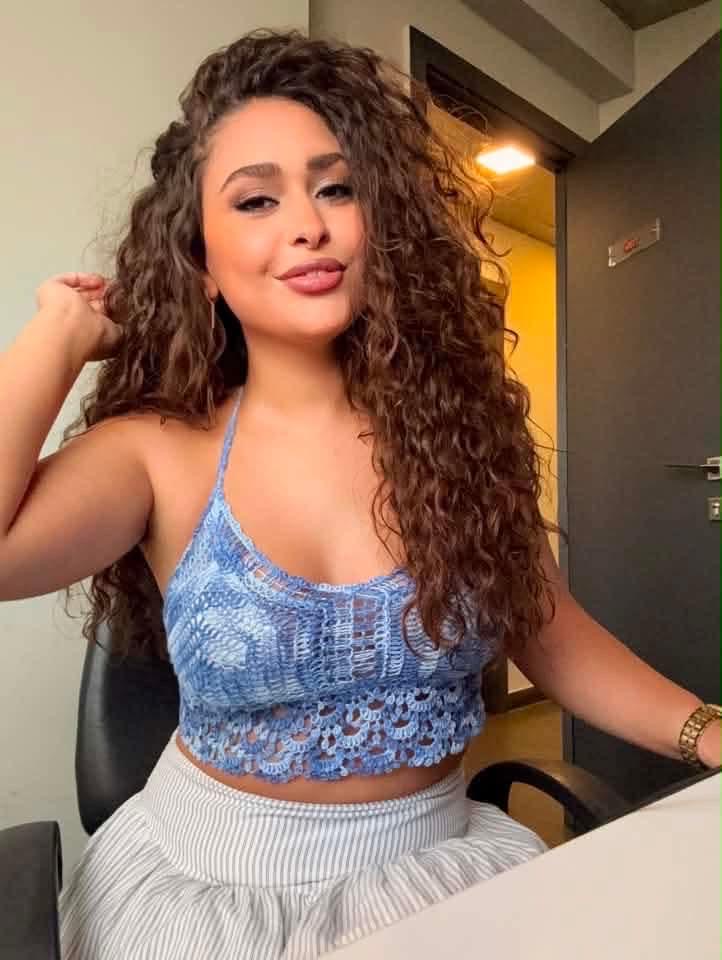 Dolly Ahmadieh behind the scenes before a media appearance